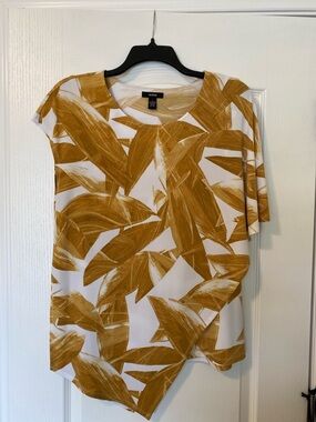 Alfani White Top with Mustard Brushstroke Print